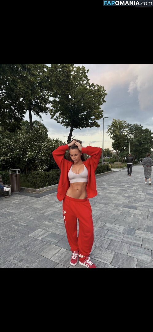 Kristyna Shmidt Çıplak OnlyFans  Sızdırılmış Fotoğraf #1