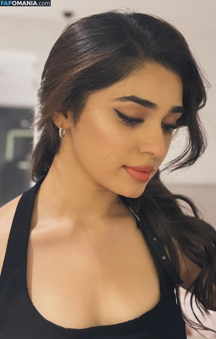 Krithi Shetty Çıplak OnlyFans  Sızdırılmış Fotoğraf #5