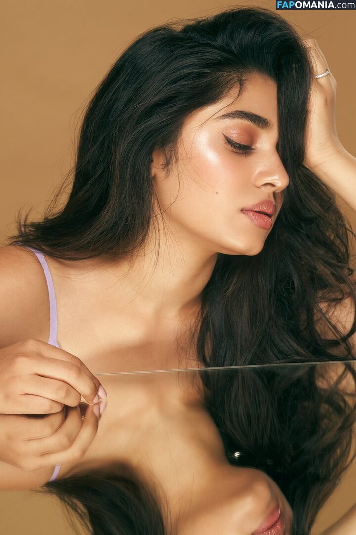 Krithi Shetty Çıplak OnlyFans  Sızdırılmış Fotoğraf #8