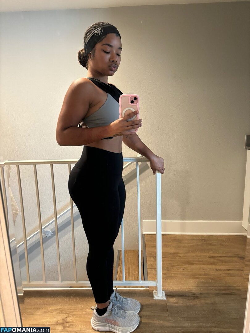 Kyylareneee / kurlykyy / kurrlyyy / kyylarenee Çıplak OnlyFans  Sızdırılmış Fotoğraf #4