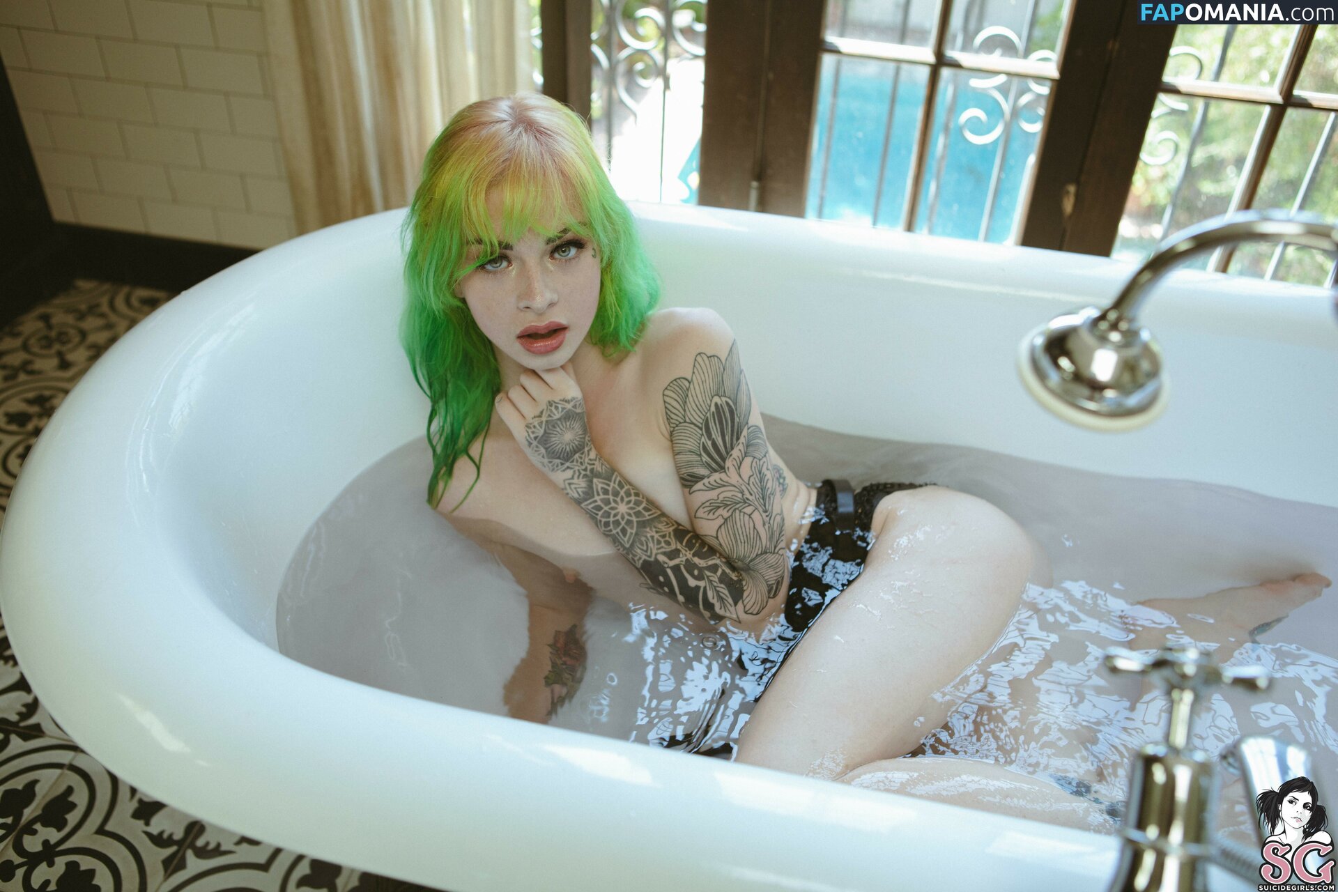 Kuroha / Kurohasuicide / kurohabh Çıplak OnlyFans  Sızdırılmış Fotoğraf #3