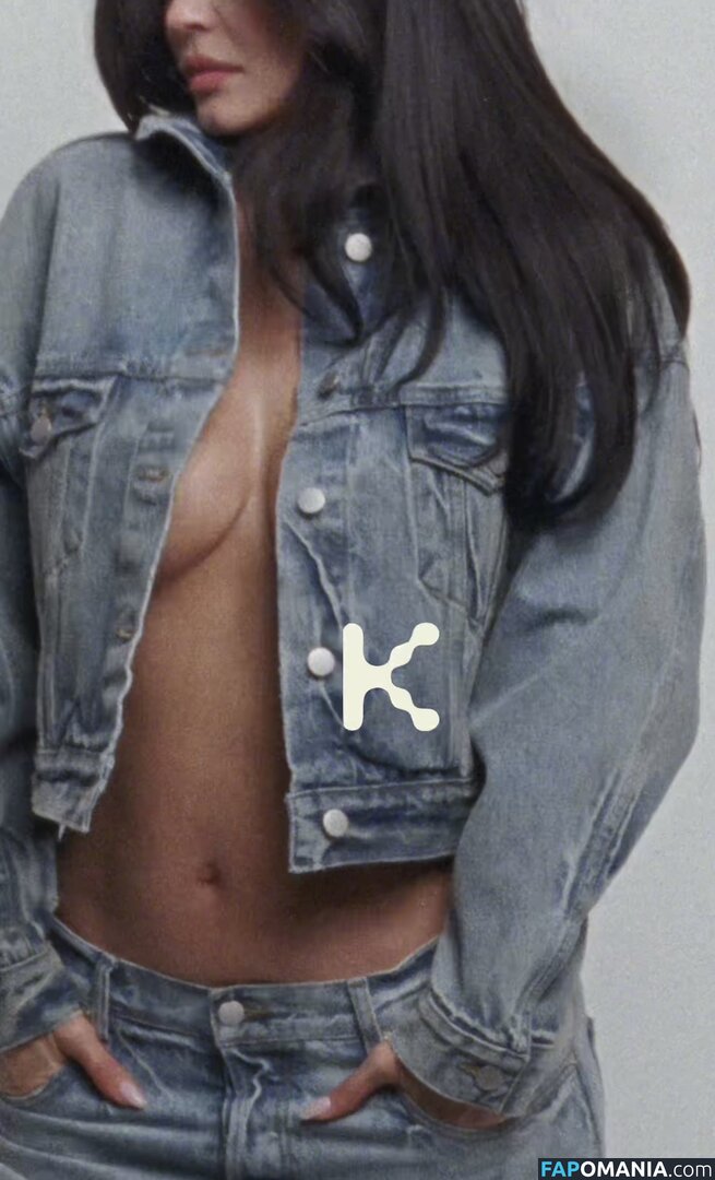 Kylie Jenner / kyliejenner / kyliejenner.2 Çıplak OnlyFans  Sızdırılmış Fotoğraf #61