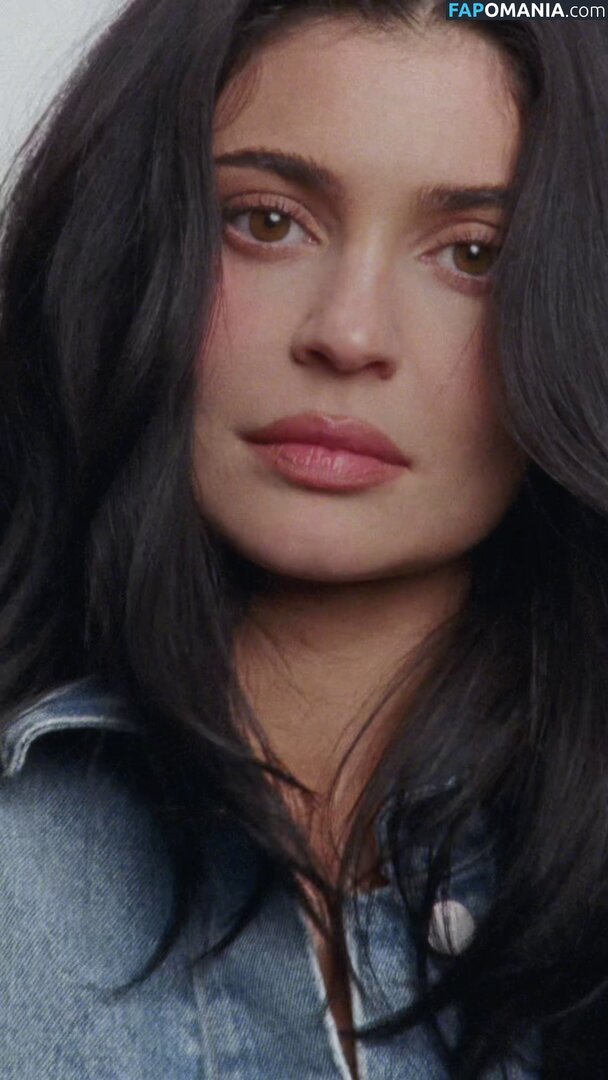 Kylie Jenner / kyliejenner / kyliejenner.2 Çıplak OnlyFans  Sızdırılmış Fotoğraf #64