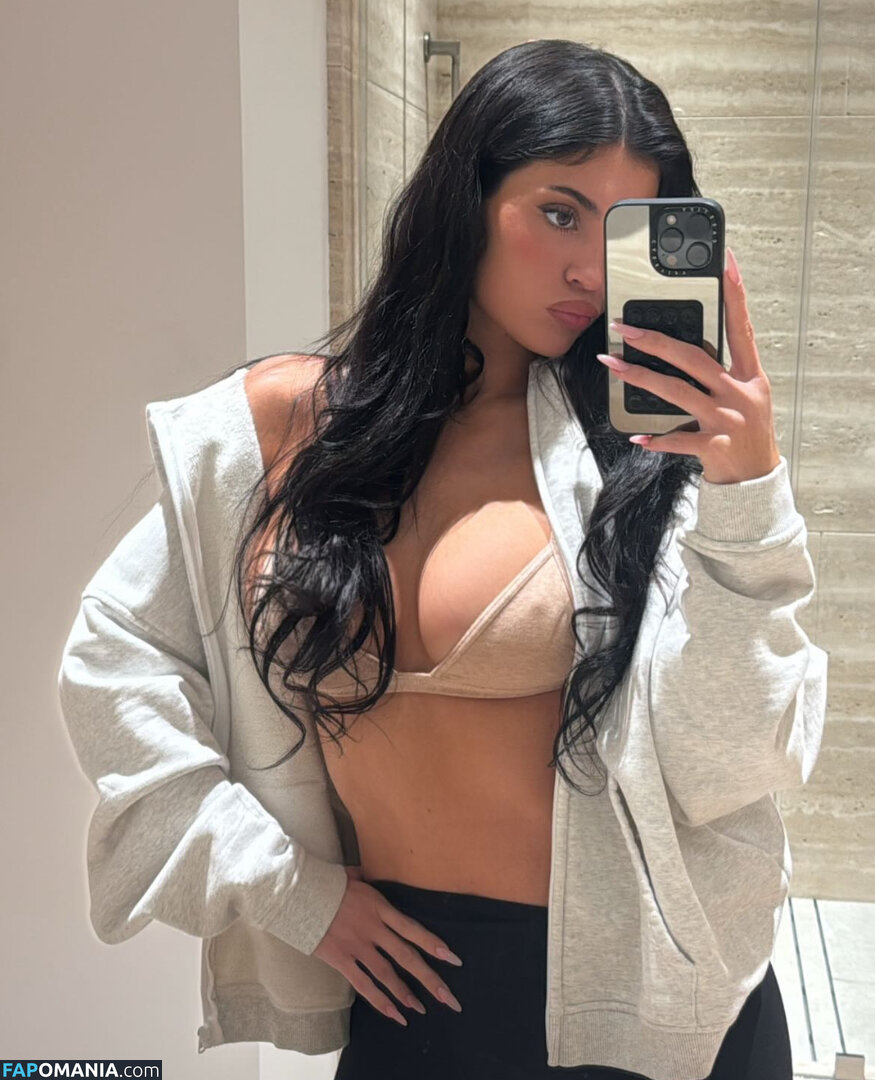 Kylie Jenner / https: / kyliejenner / kyliejenner.2 Çıplak OnlyFans  Sızdırılmış Fotoğraf #65