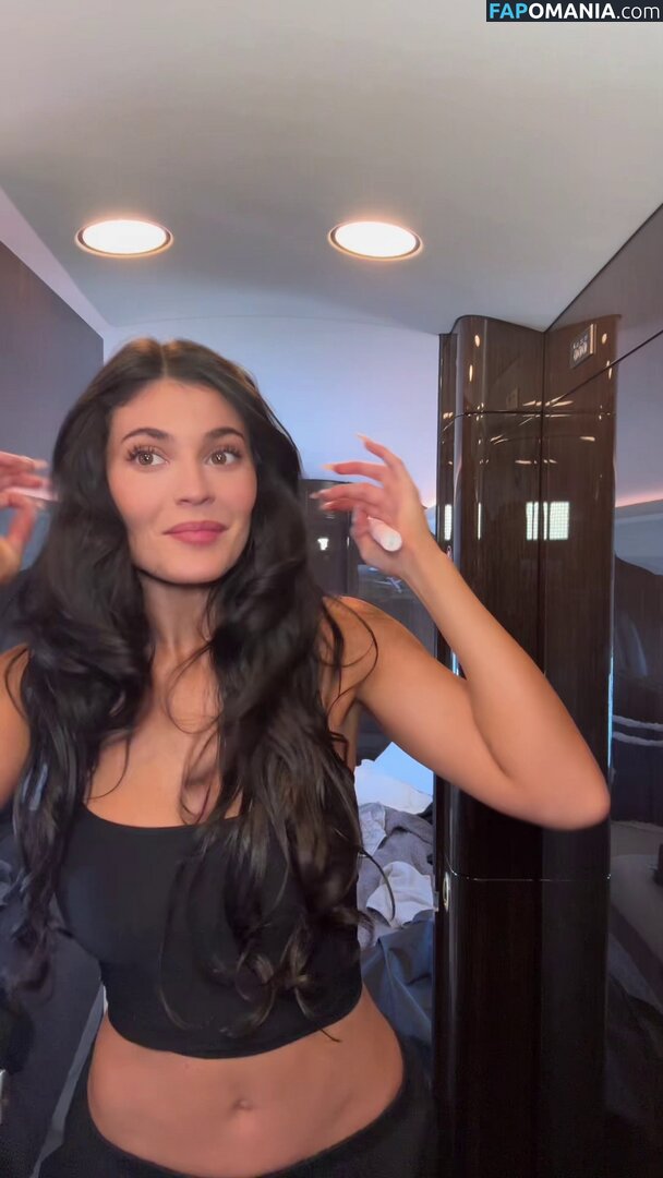 Kylie Jenner / https: / kyliejenner / kyliejenner.2 Çıplak OnlyFans  Sızdırılmış Fotoğraf #94