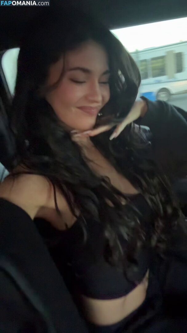Kylie Jenner / https: / kyliejenner / kyliejenner.2 Çıplak OnlyFans  Sızdırılmış Fotoğraf #98