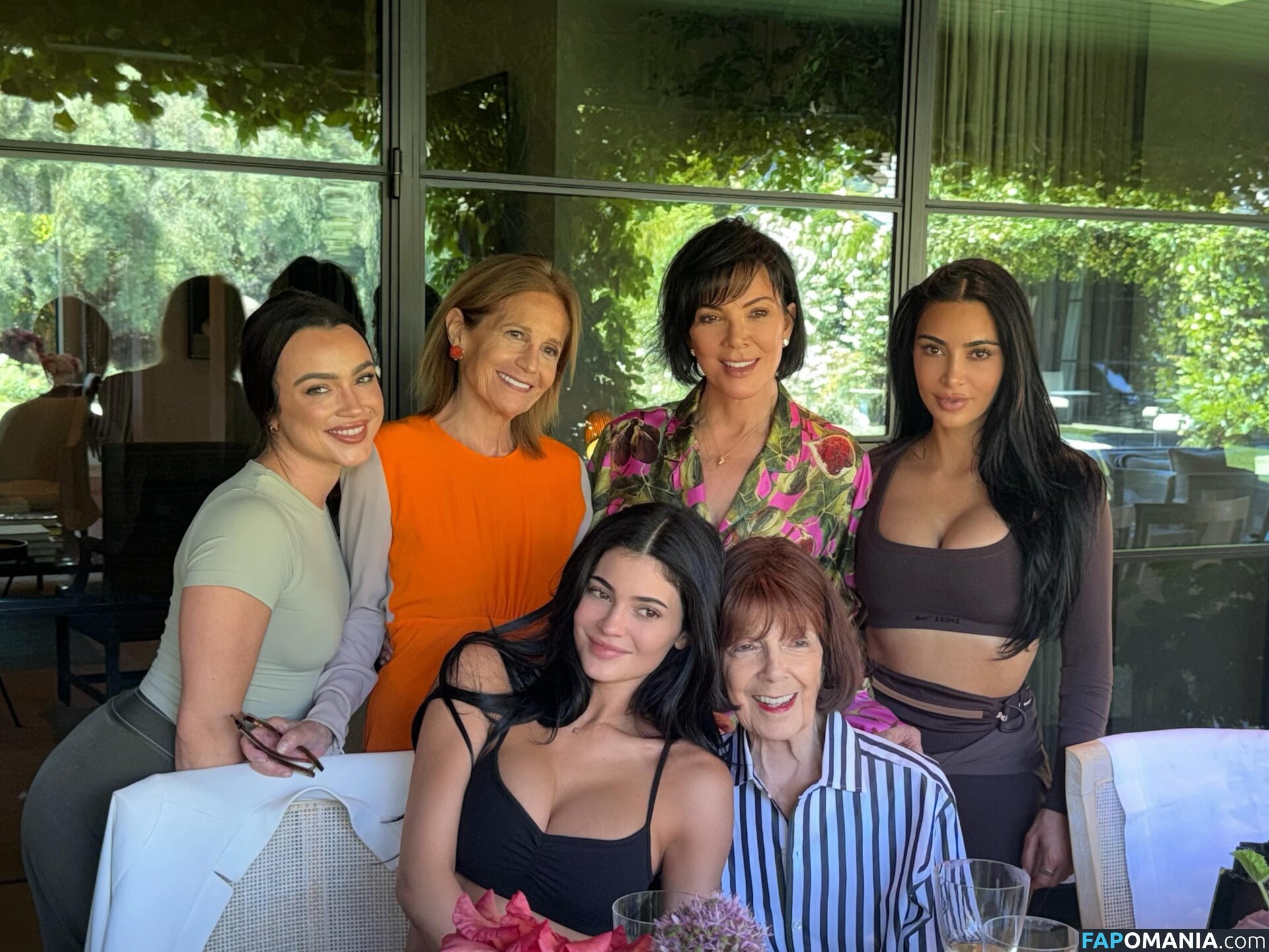 Kylie Jenner / https: / kyliejenner / kyliejenner.2 Çıplak OnlyFans  Sızdırılmış Fotoğraf #100