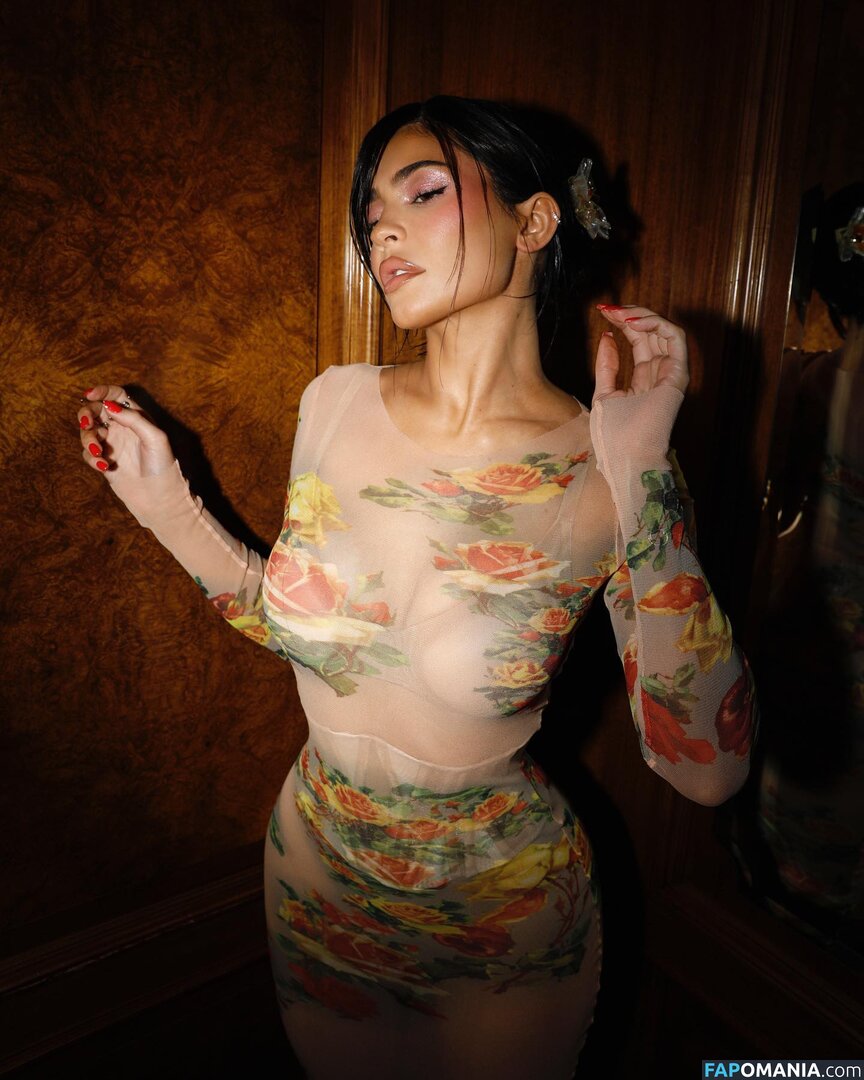 Kylie Jenner / https: / kyliejenner / kyliejenner.2 Çıplak OnlyFans  Sızdırılmış Fotoğraf #123
