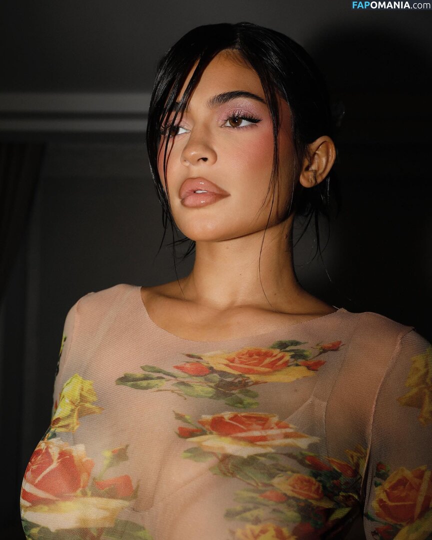 Kylie Jenner / https: / kyliejenner / kyliejenner.2 Çıplak OnlyFans  Sızdırılmış Fotoğraf #124