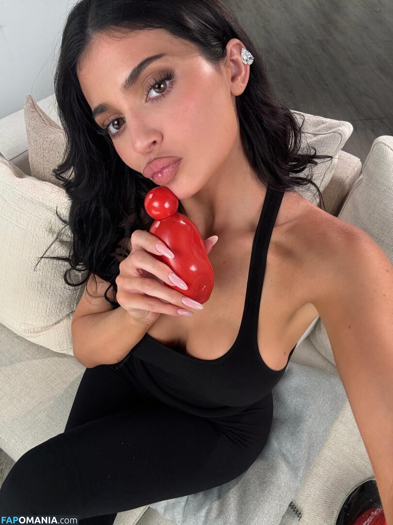 Kylie Jenner / https: / kyliejenner / kyliejenner.2 Çıplak OnlyFans  Sızdırılmış Fotoğraf #136