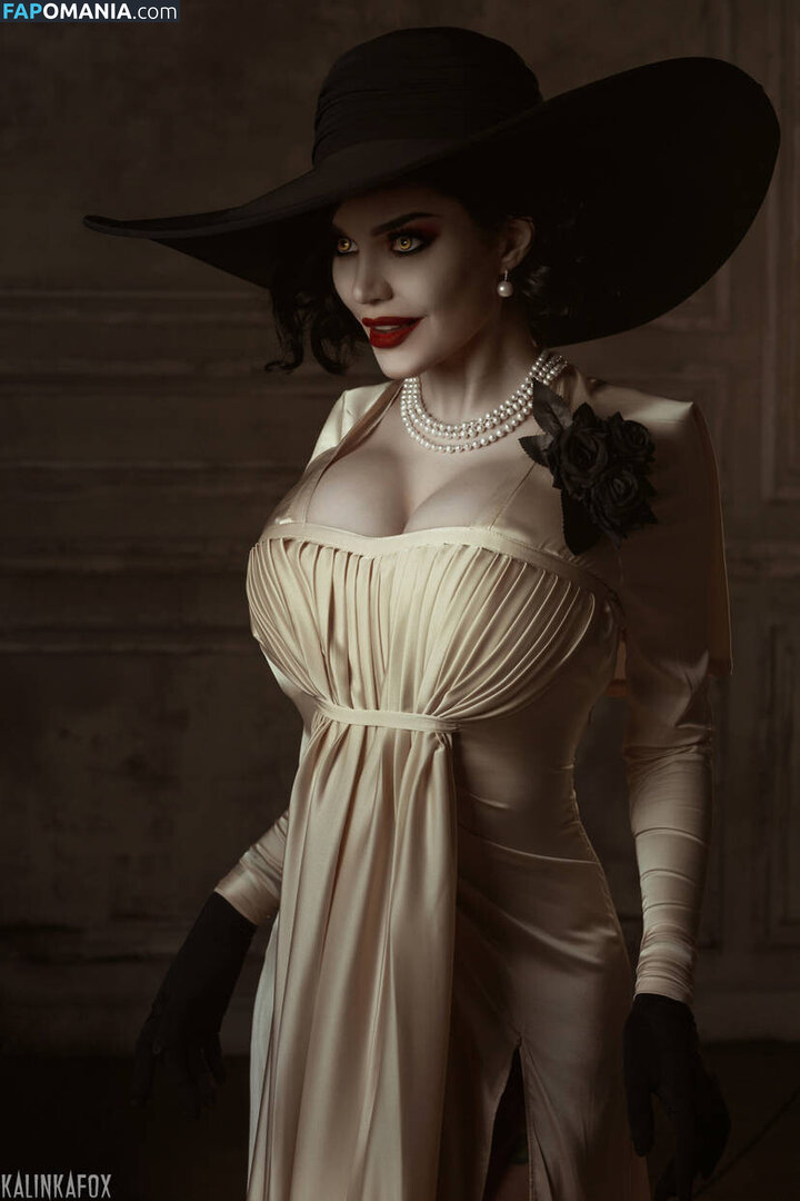 Alcina Dimitrescu and Bela Dimitrescu / Cassandra Dimitrescu / Daniela Dimitrescu / Lady Dimitrescu / ladydumitrescu Çıplak OnlyFans  Sızdırılmış Fotoğraf #2