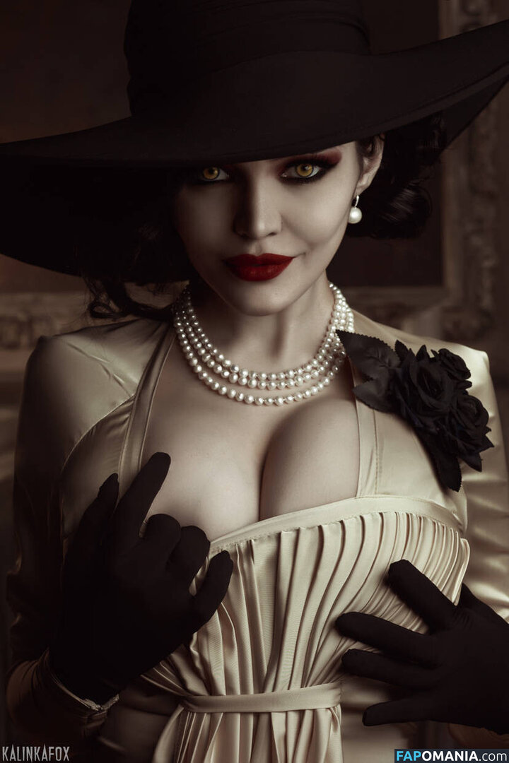 Alcina Dimitrescu and Bela Dimitrescu / Cassandra Dimitrescu / Daniela Dimitrescu / Lady Dimitrescu / ladydumitrescu Çıplak OnlyFans  Sızdırılmış Fotoğraf #3