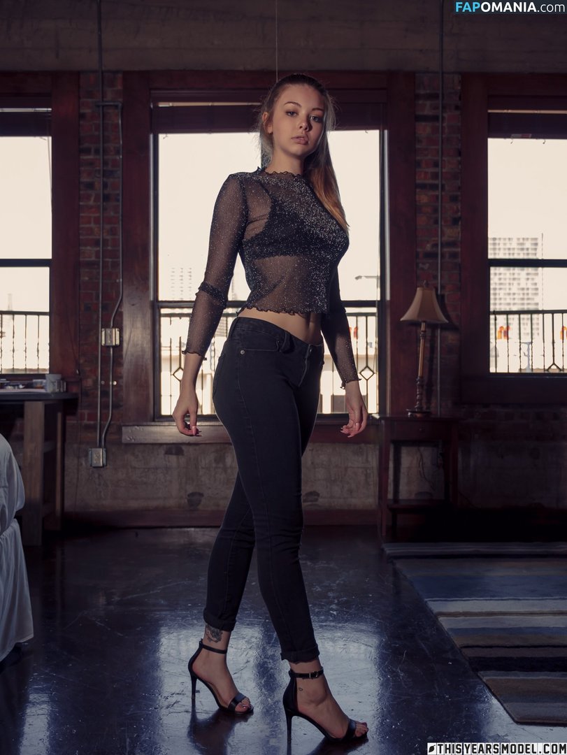 Lana Lea / thelanalea Çıplak OnlyFans  Sızdırılmış Fotoğraf #3