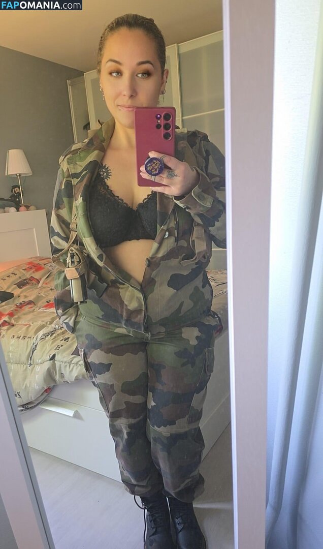 lariarussell / ryanfirst1 Çıplak OnlyFans  Sızdırılmış Fotoğraf #11