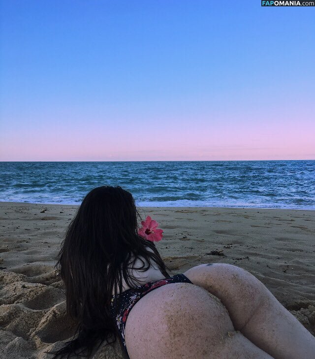 Larissa Peyerle / https: / larissapeyerle Çıplak OnlyFans  Sızdırılmış Fotoğraf #3