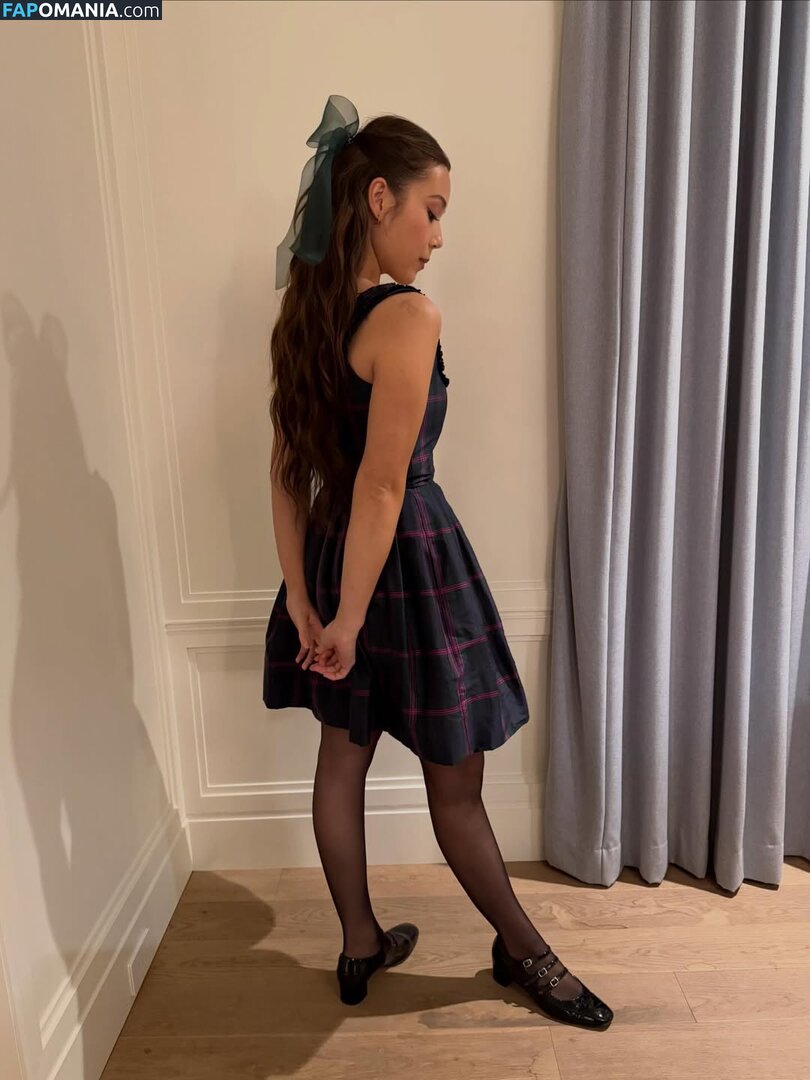 Laufey Lin / laufey Çıplak OnlyFans  Sızdırılmış Fotoğraf #145