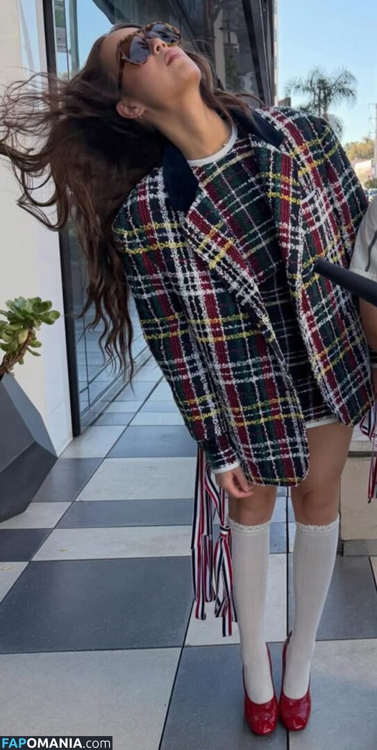 Laufey Lin / laufey Çıplak OnlyFans  Sızdırılmış Fotoğraf #147