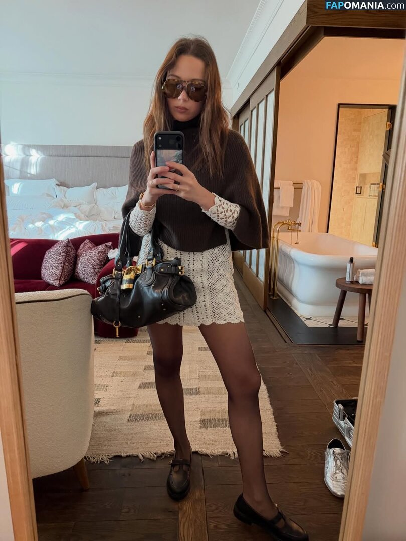Laufey Lin / laufey Çıplak OnlyFans  Sızdırılmış Fotoğraf #151