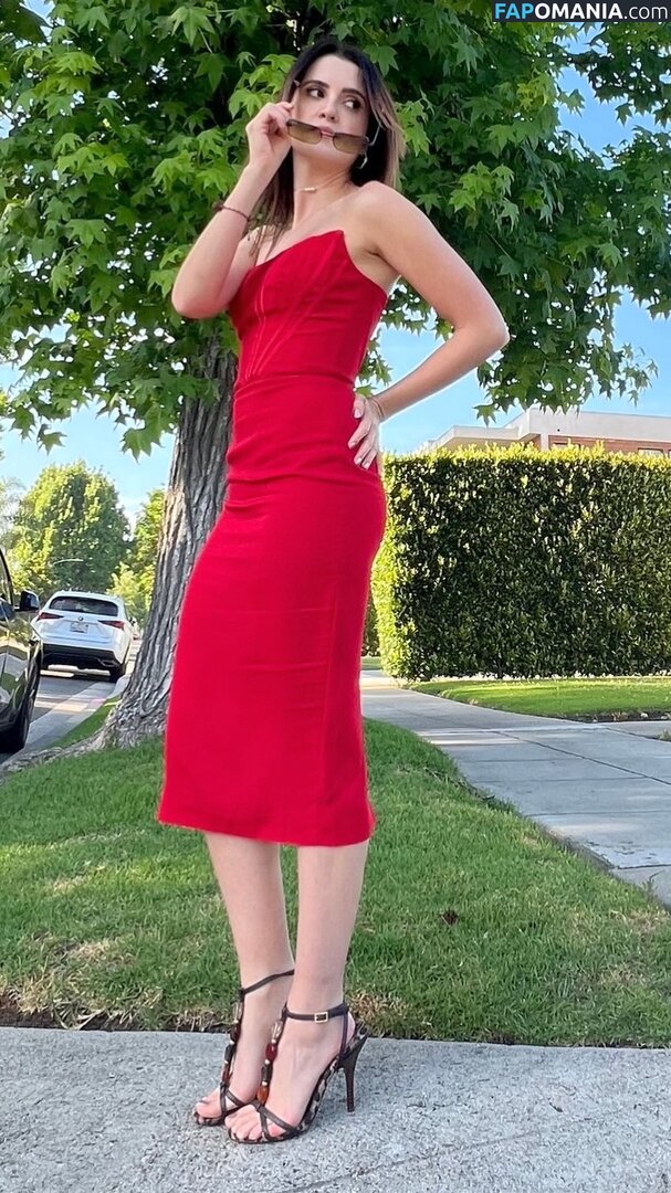 Laura Marano / lauramarano Çıplak OnlyFans  Sızdırılmış Fotoğraf #61