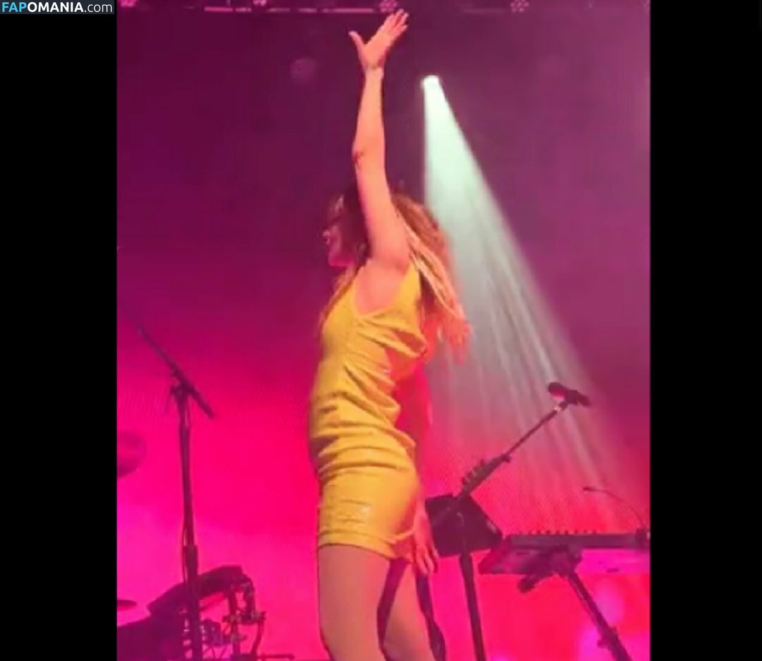 Lauren Mayberry / laurenevemayberry Çıplak OnlyFans  Sızdırılmış Fotoğraf #591