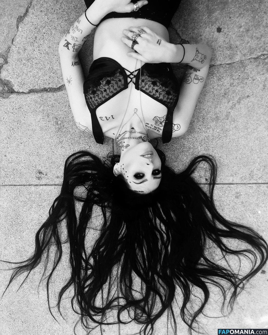 Layla Shapiro / Toopoor Çıplak OnlyFans  Sızdırılmış Fotoğraf #2