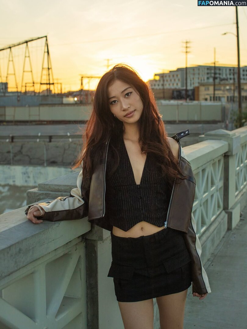 Famous Asian tiktoker / Leenda Dong / leendadong / leendaphotodumps Çıplak OnlyFans  Sızdırılmış Fotoğraf #1