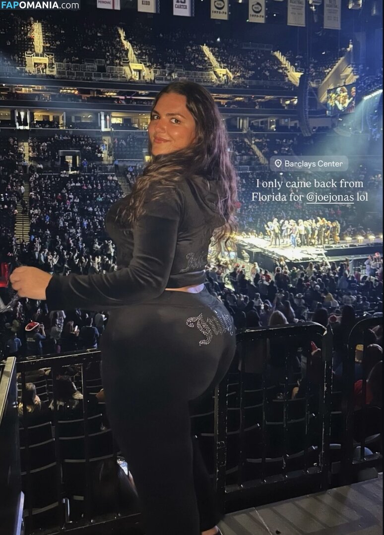 Lejneziri / lejlaneziri Çıplak OnlyFans  Sızdırılmış Fotoğraf #1