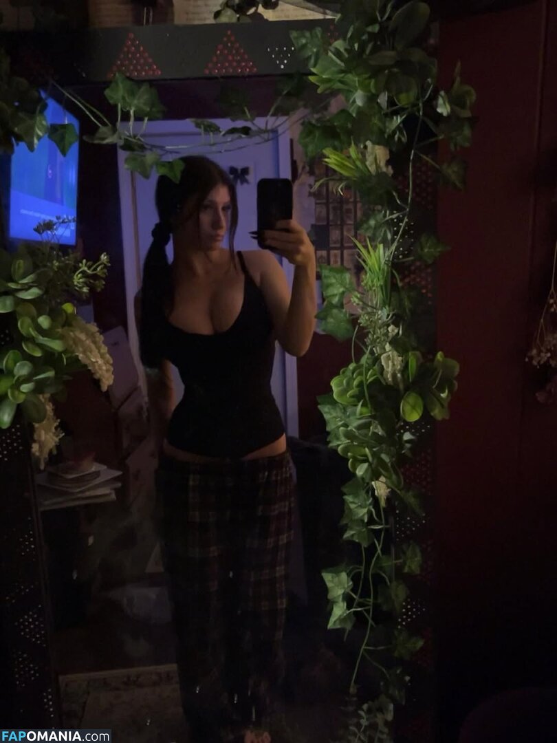 Lil Vampy / lil.vamppyy / lil_vampy Çıplak OnlyFans  Sızdırılmış Fotoğraf #1