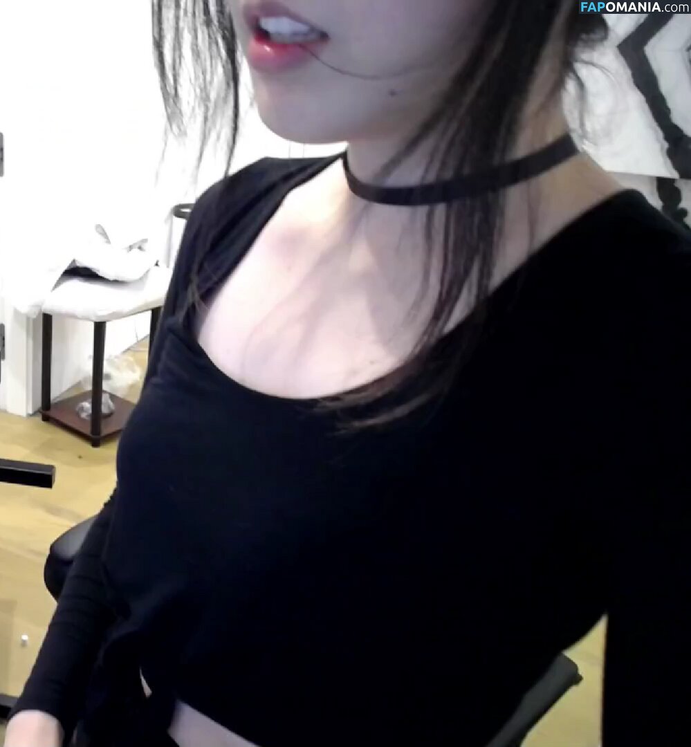 LilyPichu / onlysaber Çıplak OnlyFans  Sızdırılmış Fotoğraf #105