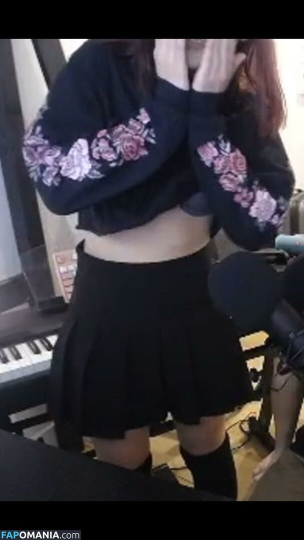 LilyPichu / onlysaber Çıplak OnlyFans  Sızdırılmış Fotoğraf #390