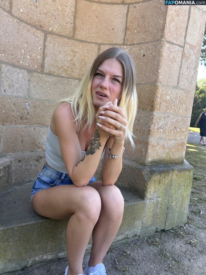 Lilyschote / lilyschote.official Çıplak OnlyFans  Sızdırılmış Fotoğraf #2