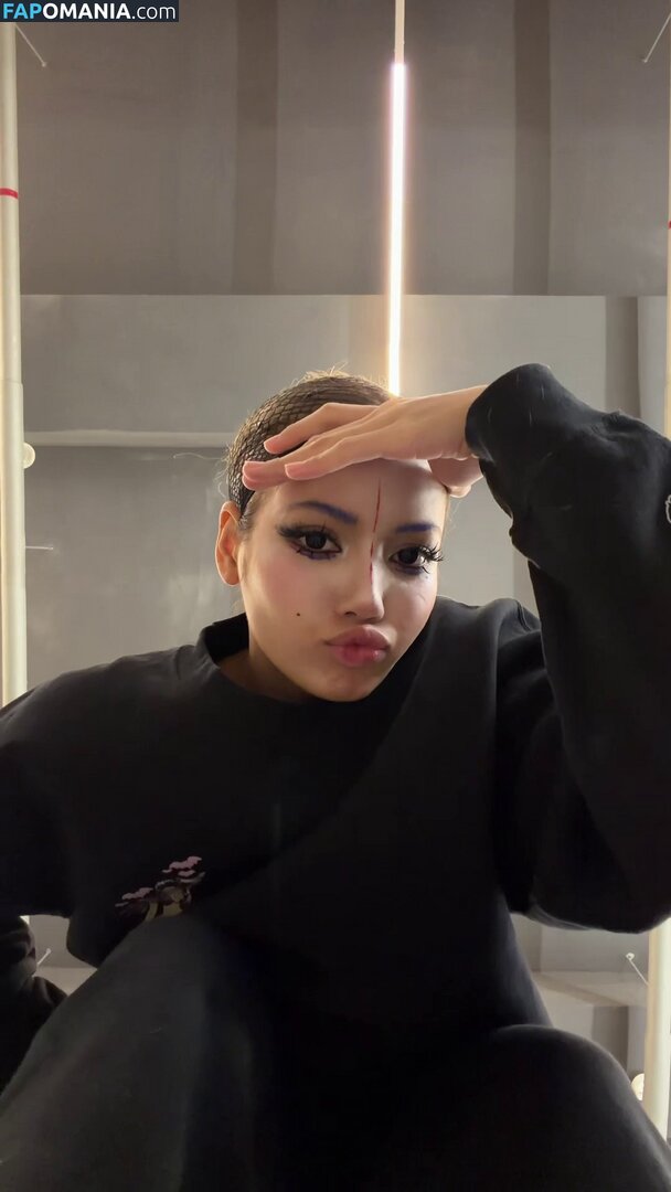 Lisa Blackpink Çıplak OnlyFans  Sızdırılmış Fotoğraf #278