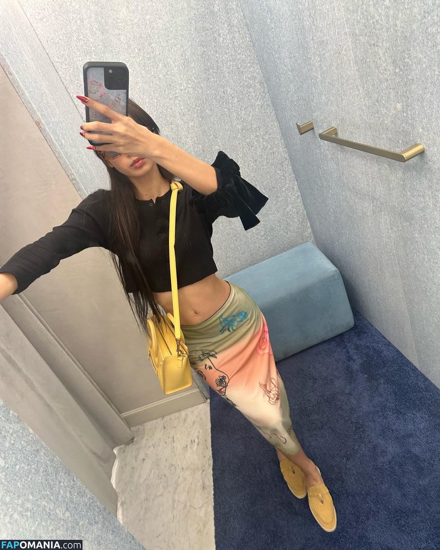 Blackpink / Lisa / lalalalisa_m / lisaamane Çıplak OnlyFans  Sızdırılmış Fotoğraf #27