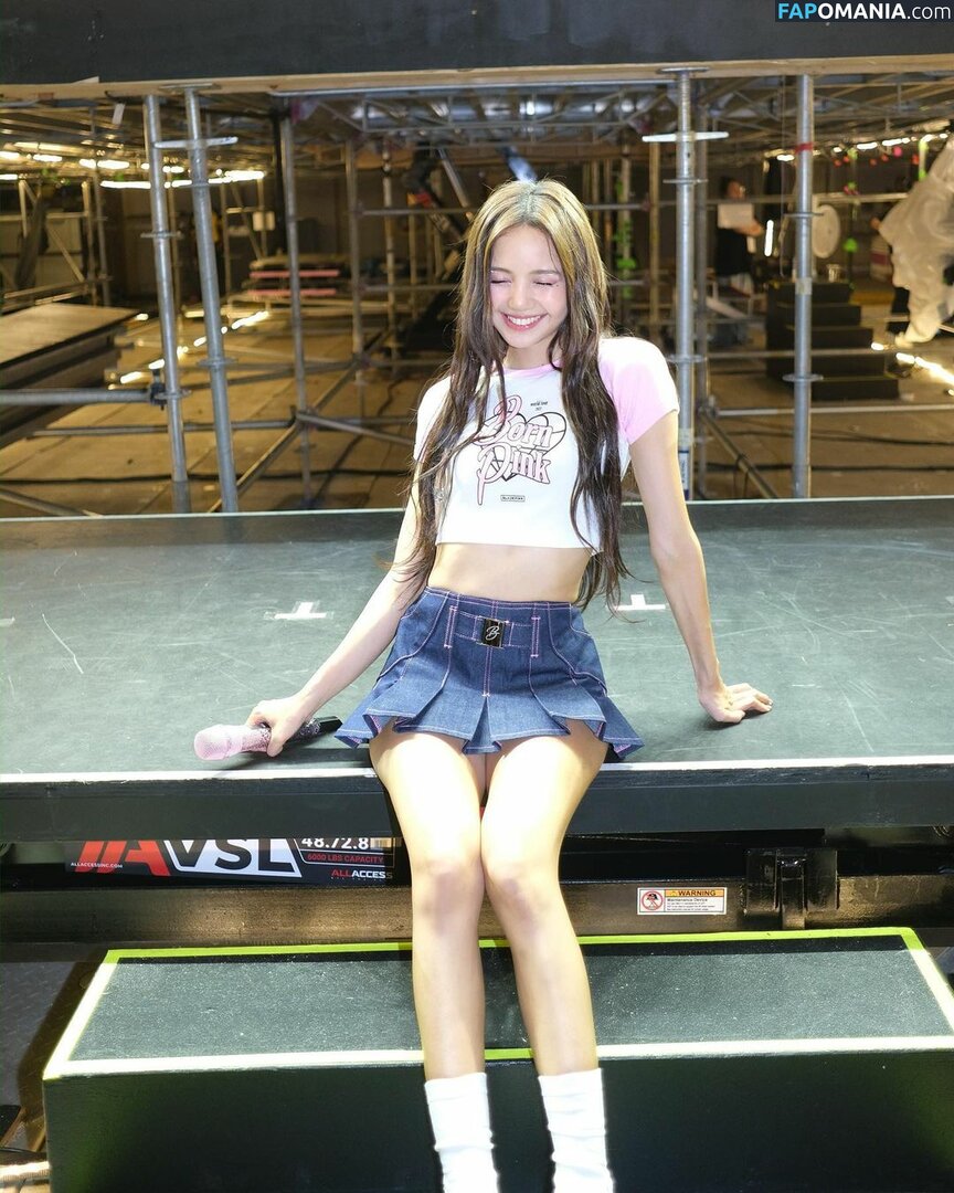 Blackpink / Lisa / lalalalisa_m / lisaamane Çıplak OnlyFans  Sızdırılmış Fotoğraf #77