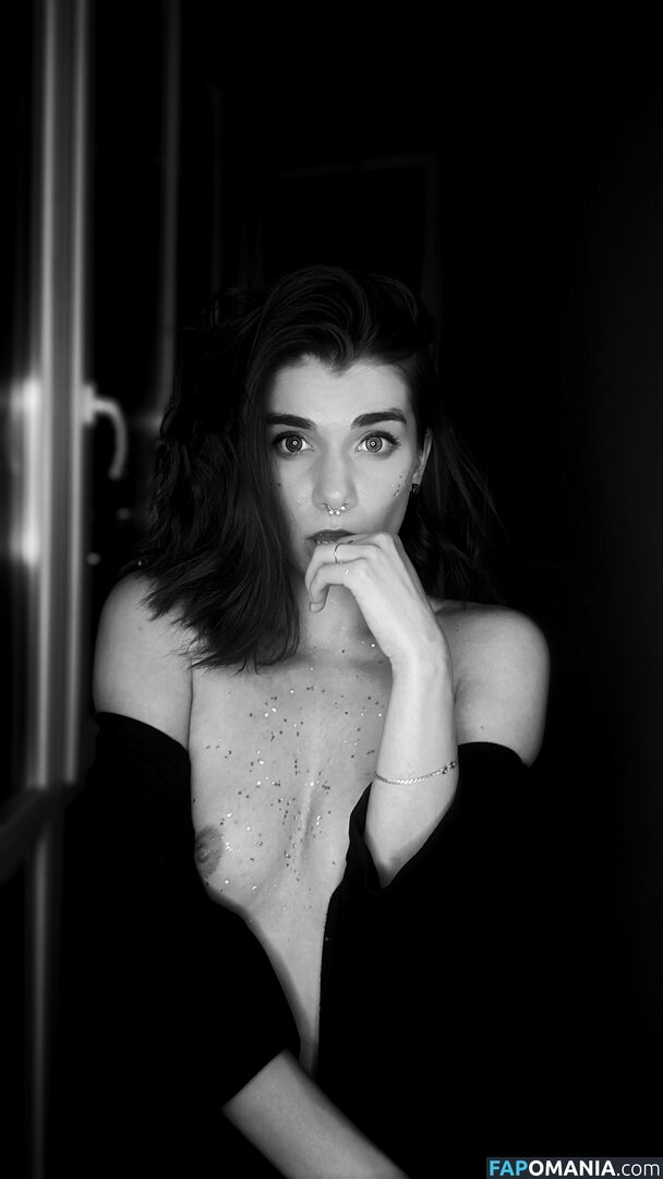 Little Satana / little.satana / s.satana_666 / tomnaya_satana Çıplak OnlyFans  Sızdırılmış Fotoğraf #34