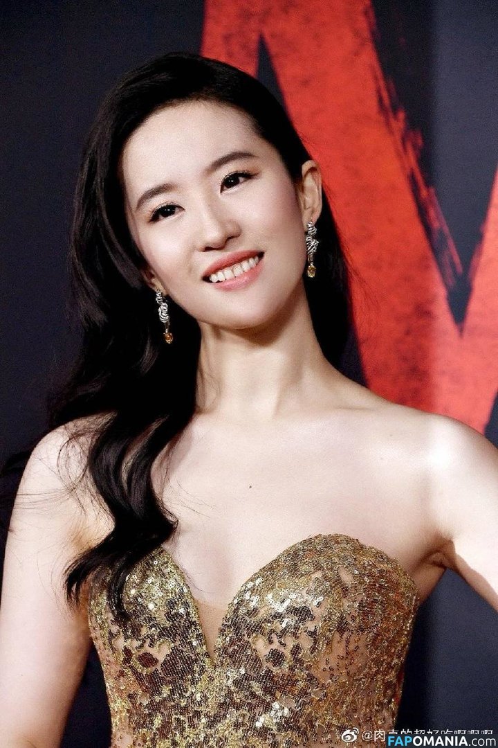 Liu Yifei / yifei_cc Çıplak OnlyFans  Sızdırılmış Fotoğraf #9