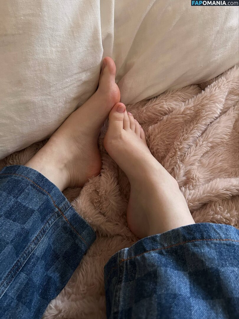 Ljinzer  / Ljinzer / linzarrd / Linzefeet / linzzzer / linziier / joleenlunzer Çıplak OnlyFans  Sızdırılmış Fotoğraf #2