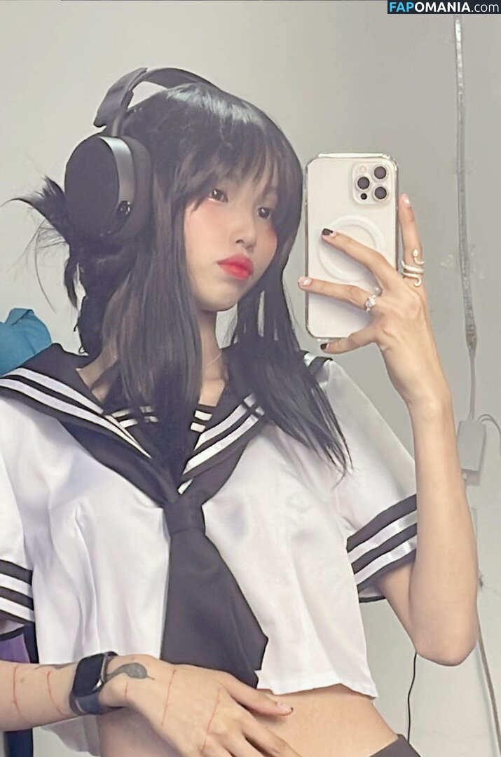 Lilith / Lou Aenlle / llthidk Çıplak OnlyFans  Sızdırılmış Fotoğraf #30