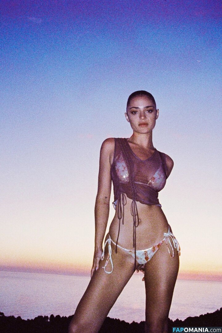 Luna Blaise / lunablaise Çıplak OnlyFans  Sızdırılmış Fotoğraf #12