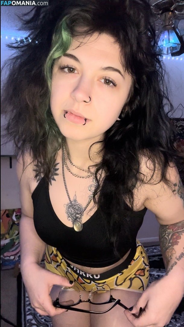 Lyssa Lowe / emopoisonivy / fairlyodd222 / fairlyodd999 Çıplak OnlyFans  Sızdırılmış Fotoğraf #7