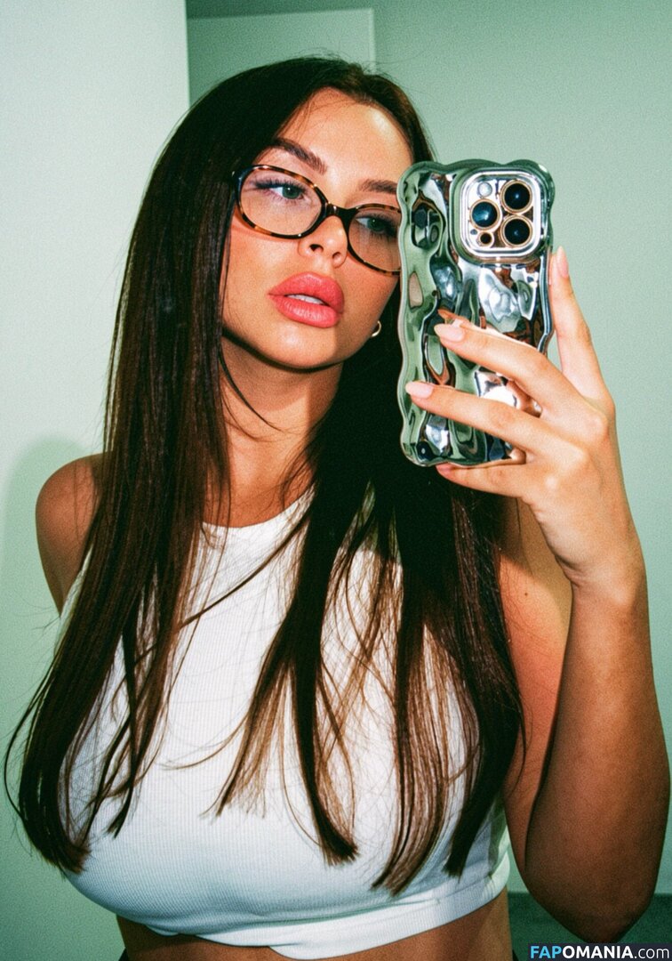 Madison Mclachlan Çıplak OnlyFans  Sızdırılmış Fotoğraf #1