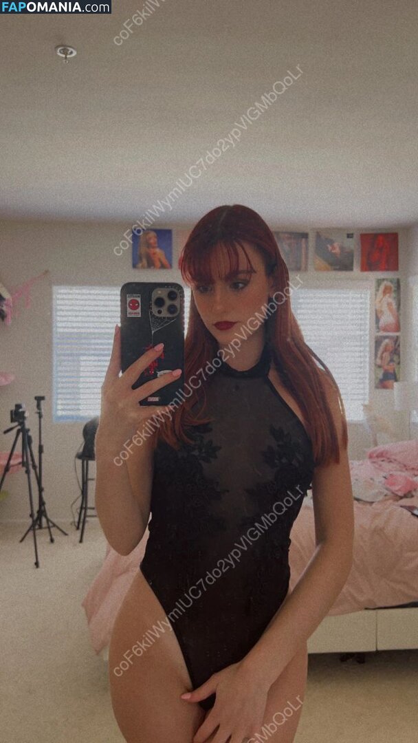 Magazine.rooster / Maggie Roscher Çıplak OnlyFans  Sızdırılmış Fotoğraf #16