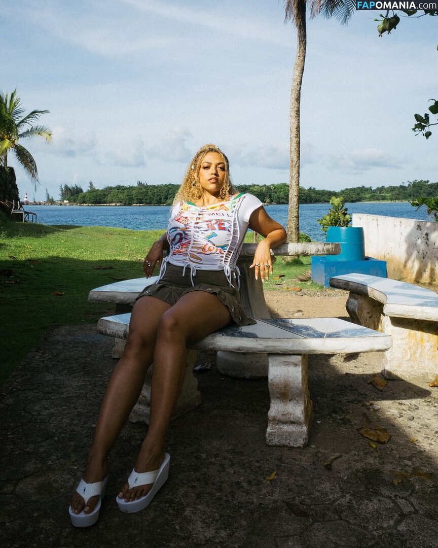 Mahalia Çıplak OnlyFans  Sızdırılmış Fotoğraf #1