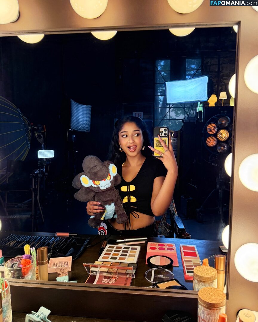 Maitreyi Ramakrishnan / maitreyiramakrishnan / ramakrishnannn Çıplak OnlyFans  Sızdırılmış Fotoğraf #2