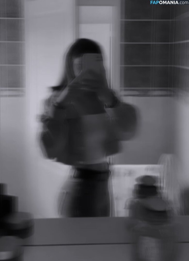 Maïna / _mmainaa_ Çıplak OnlyFans  Sızdırılmış Fotoğraf #1