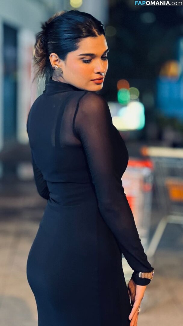 Mansi Suravase Çıplak OnlyFans  Sızdırılmış Fotoğraf #2
