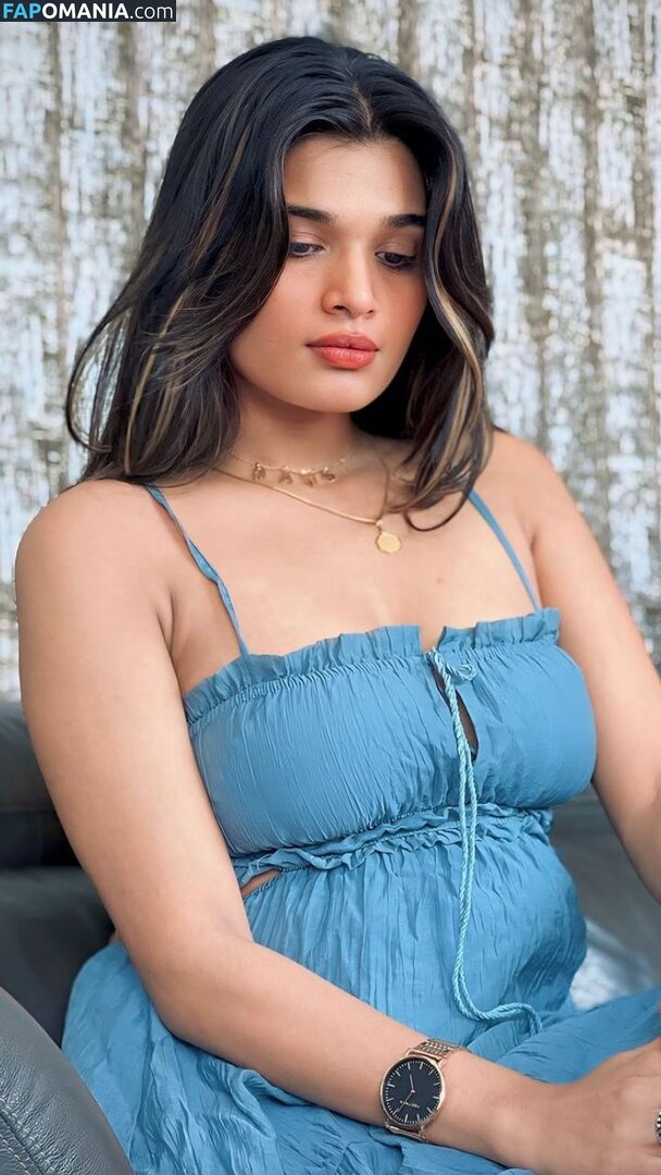 Mansi Suravase Çıplak OnlyFans  Sızdırılmış Fotoğraf #3