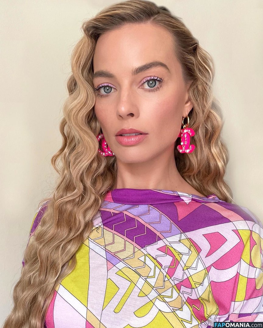 Margot Robbie Çıplak Sızdırılmış Fotoğraf #163