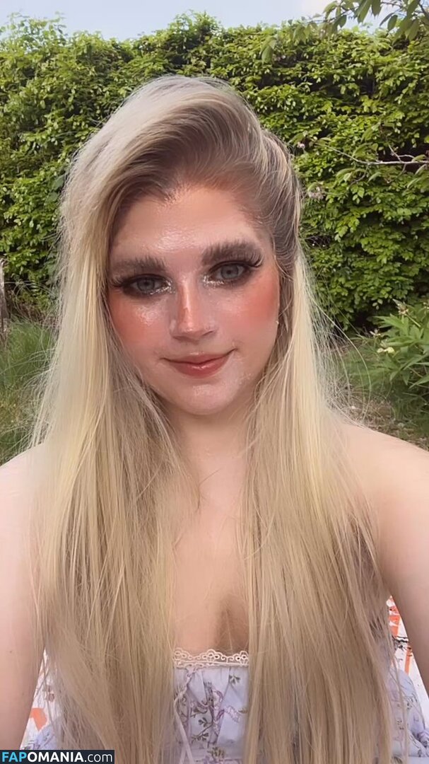 Marina Joyce / marinamewmeow Çıplak OnlyFans  Sızdırılmış Fotoğraf #5