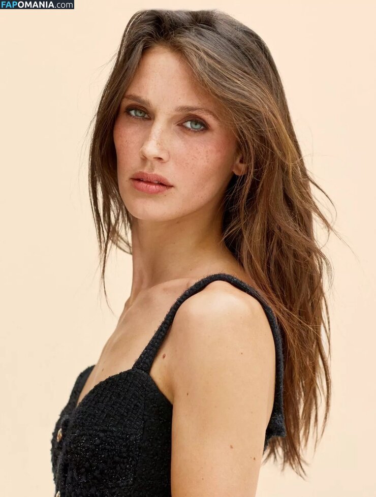 Marine Vacth / https: / marine_vacth / marinvacth Çıplak OnlyFans  Sızdırılmış Fotoğraf #5